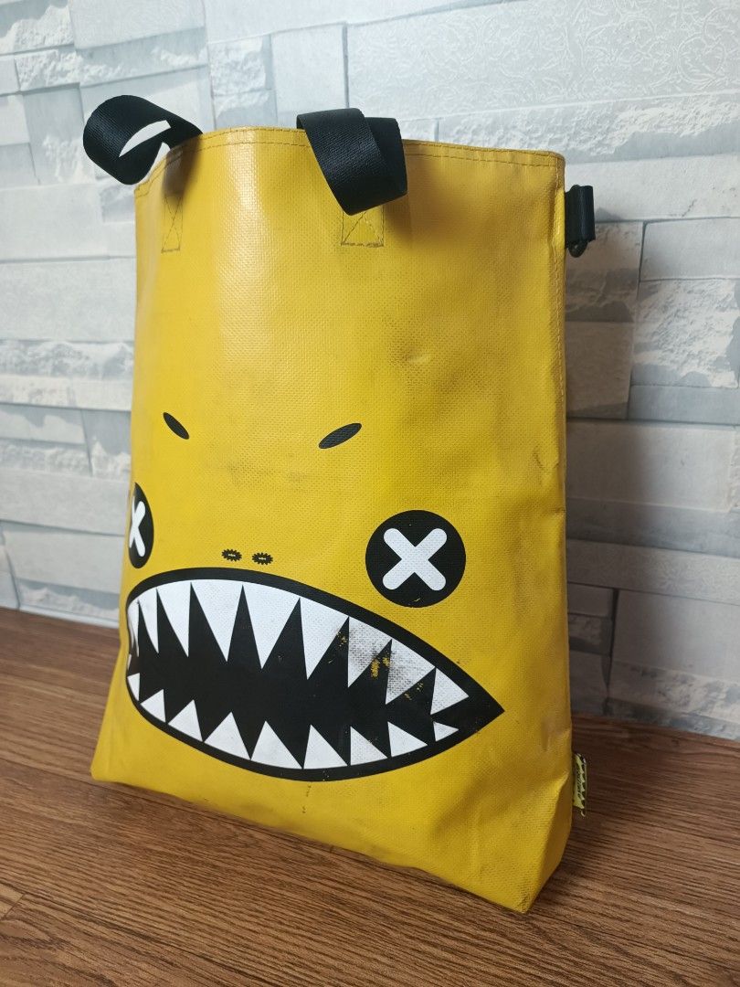 Tote bag elstinko pvc waterproof, Fesyen Pria, Tas Dompet