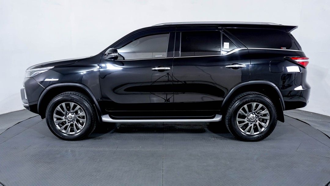 Toyota Fortuner 2.4 VRZ AT 2022, Mobil & Motor, Mobil untuk Dijual di ...