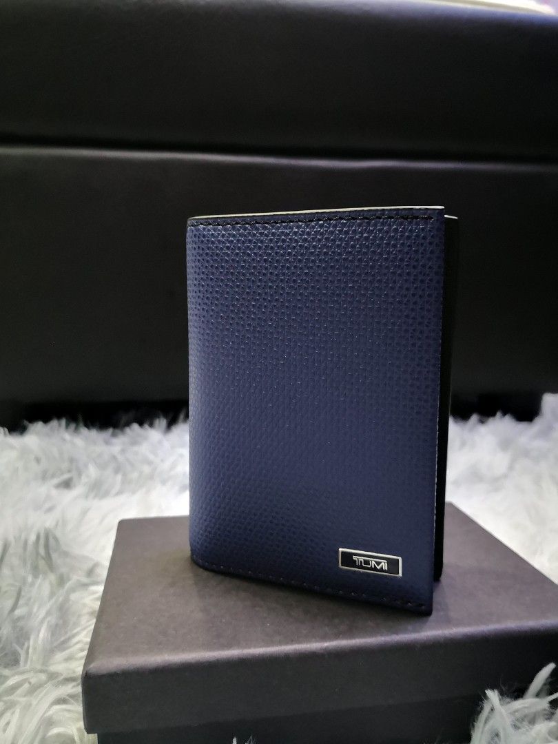 Tumi Monaco SLG Gusseted Card Case 8500php Men s Fashion