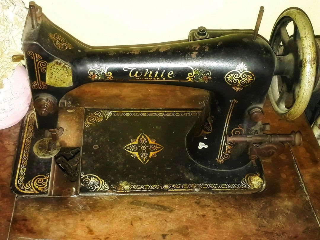 Vintage White brand sewing machine, TV & Home Appliances, Other Home  Appliances on Carousell