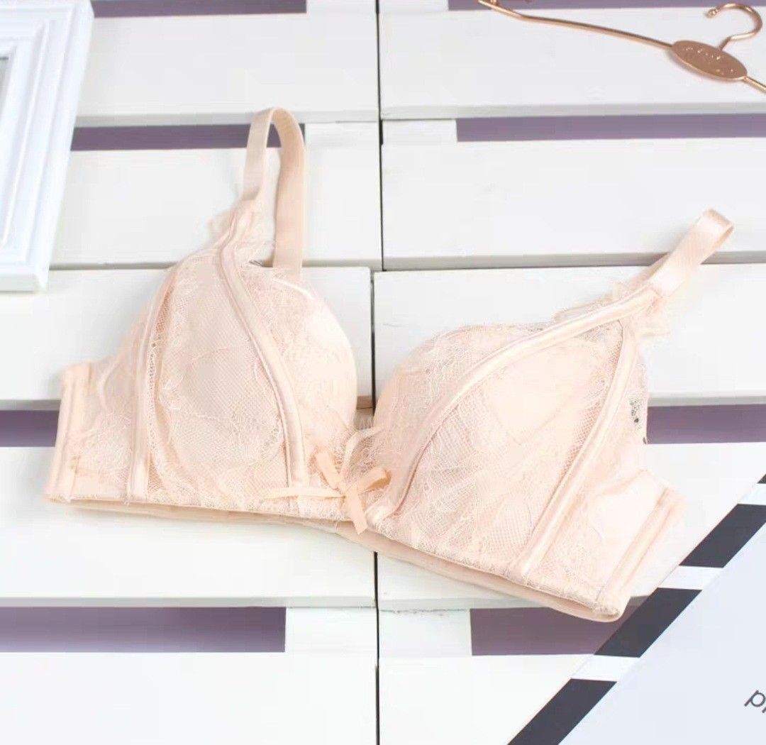 LA SENZA NO WIRE LIGHT PUSH UP WIRELESS BRA, Women's Fashion, New  Undergarments & Loungewear on Carousell