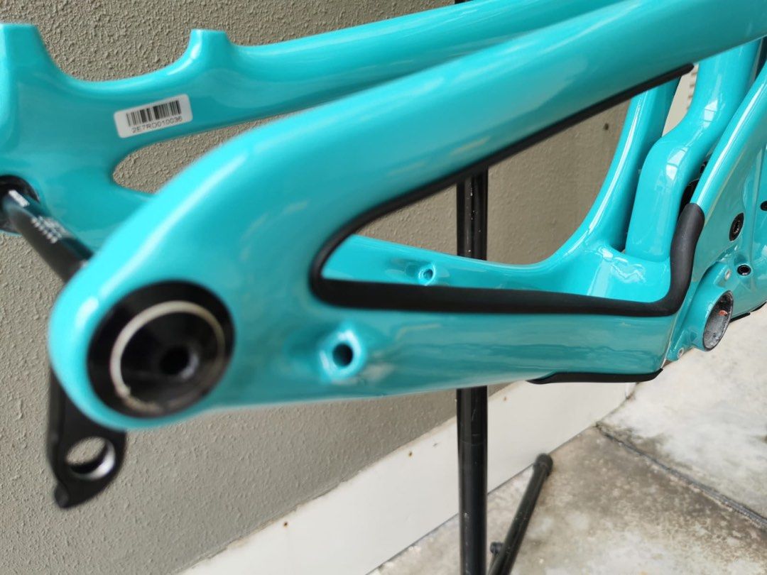 Yeti SB150 Turq MTB frameset (msize) + extras, Sports Equipment