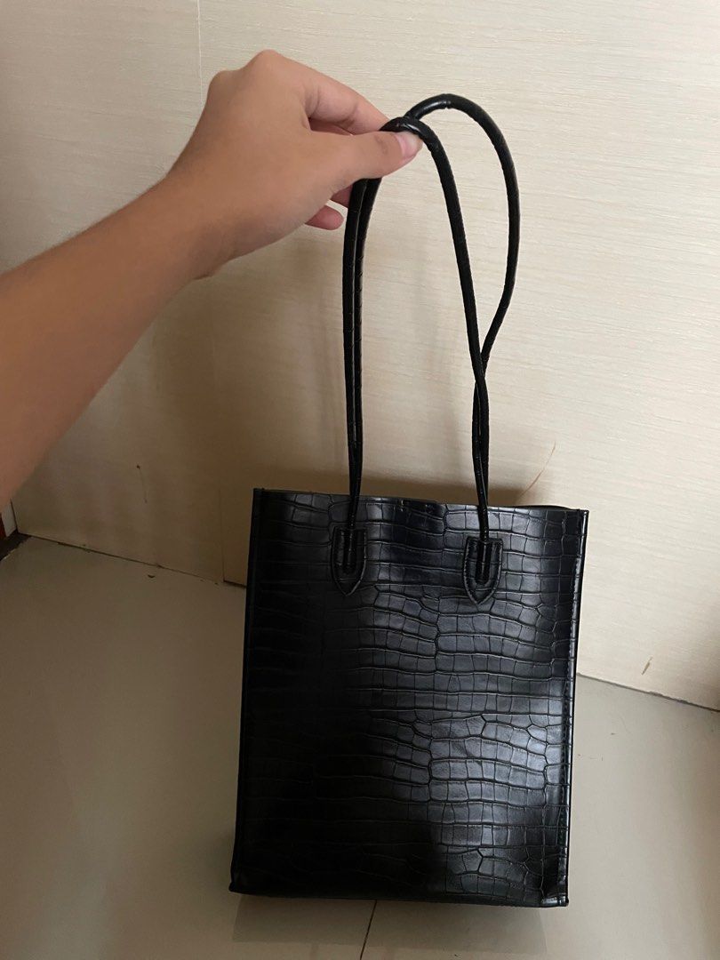 Zara Croco Leather Totebag in Black Totebag Kulit Croco Zara Hitam