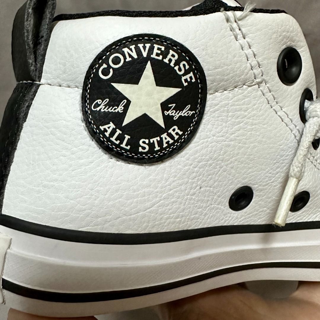 chuck taylor mid top