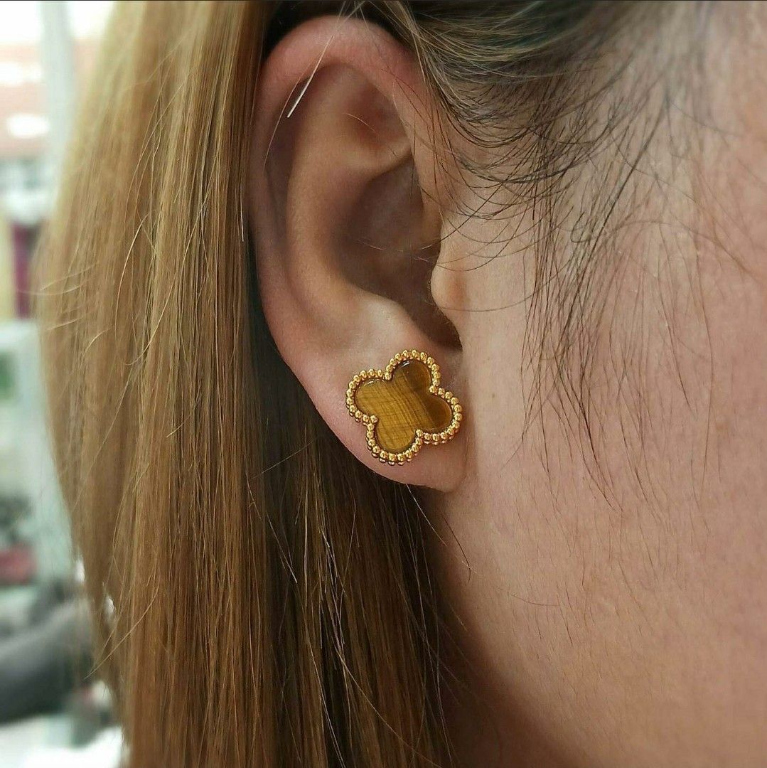 18k Gold VCA Tiger Eye Earrings (Category: Earrings) located in Manila. Submitted by treasurechest888 (Listing ID 1216909653, Image 3). Description: SALE! FIXED price na po pero FREE shipping na via LBC. 18k gold VCA tiger eye earrings with silicon pakaw (13mm, approx 1 gram). Only 3,000 pesos. Pwede COD/COP ng LBC with 500 pesos downpayment..