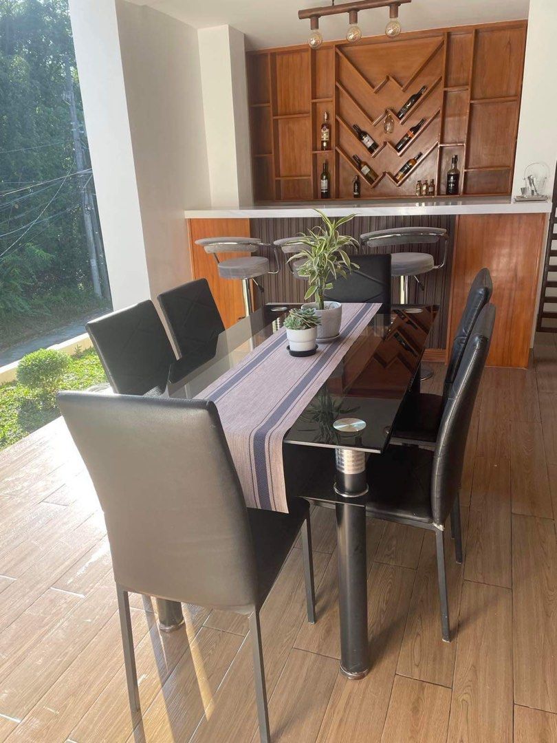 Coricraft 4 seater dining table 2025