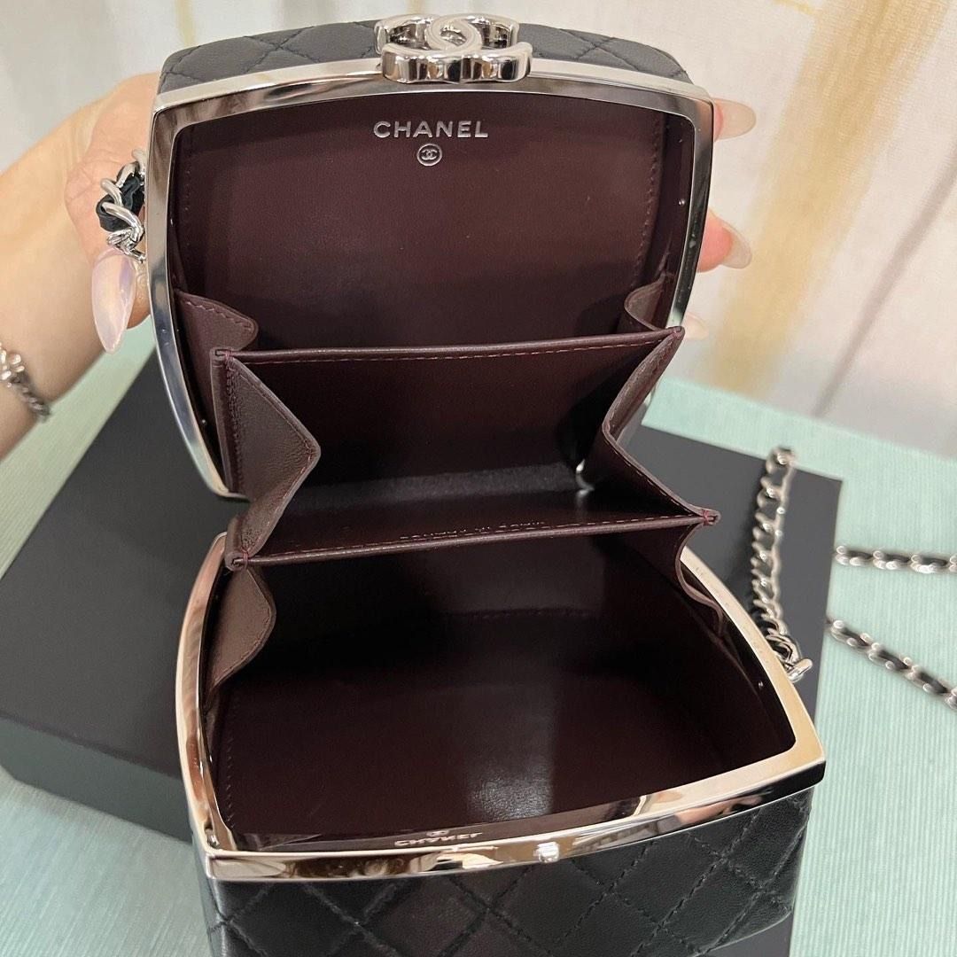 Vip discount vanity case