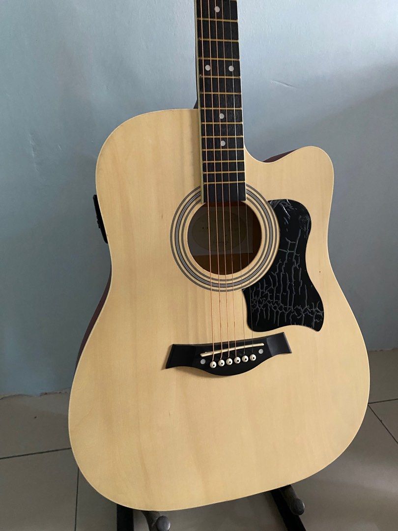 Acoustic Guitar (can connect to AMP), Hobbies & Toys, Music & Media