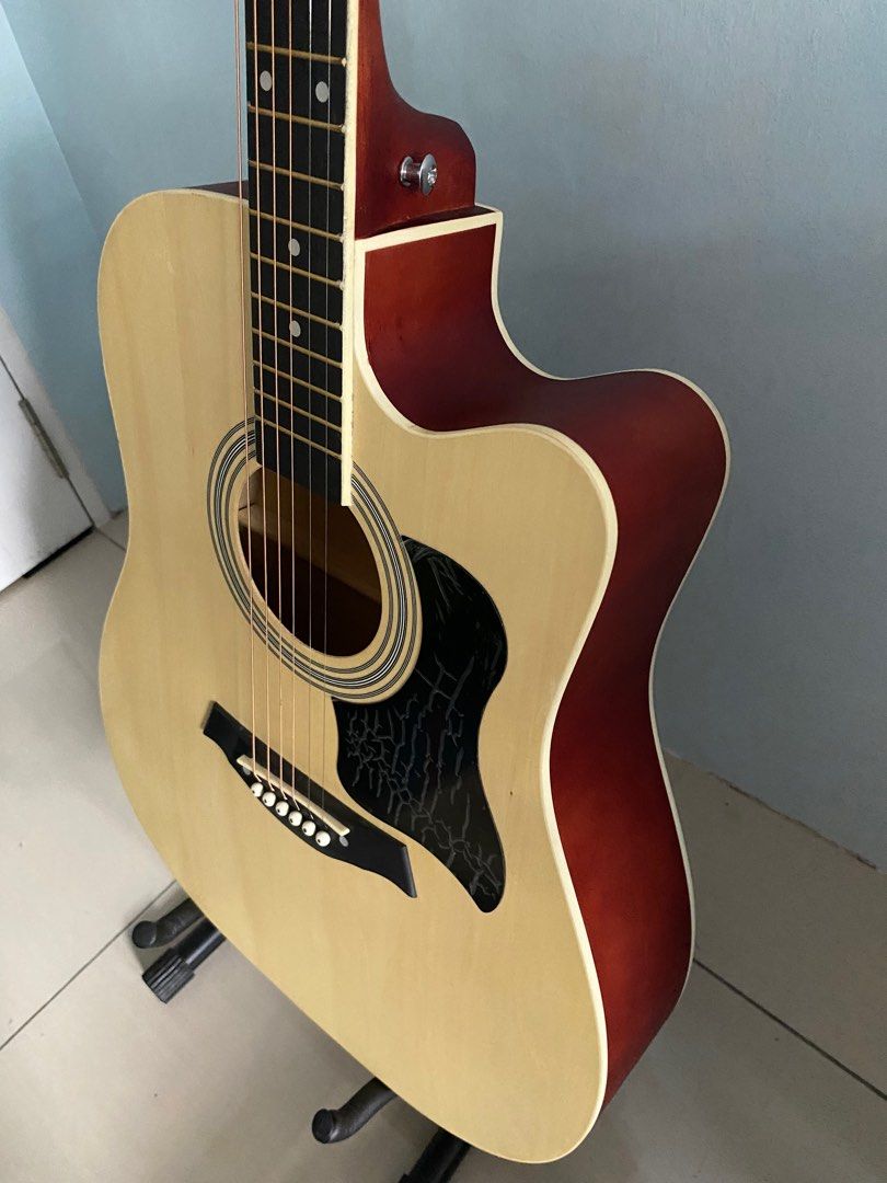 Acoustic Guitar (can connect to AMP), Hobbies & Toys, Music & Media