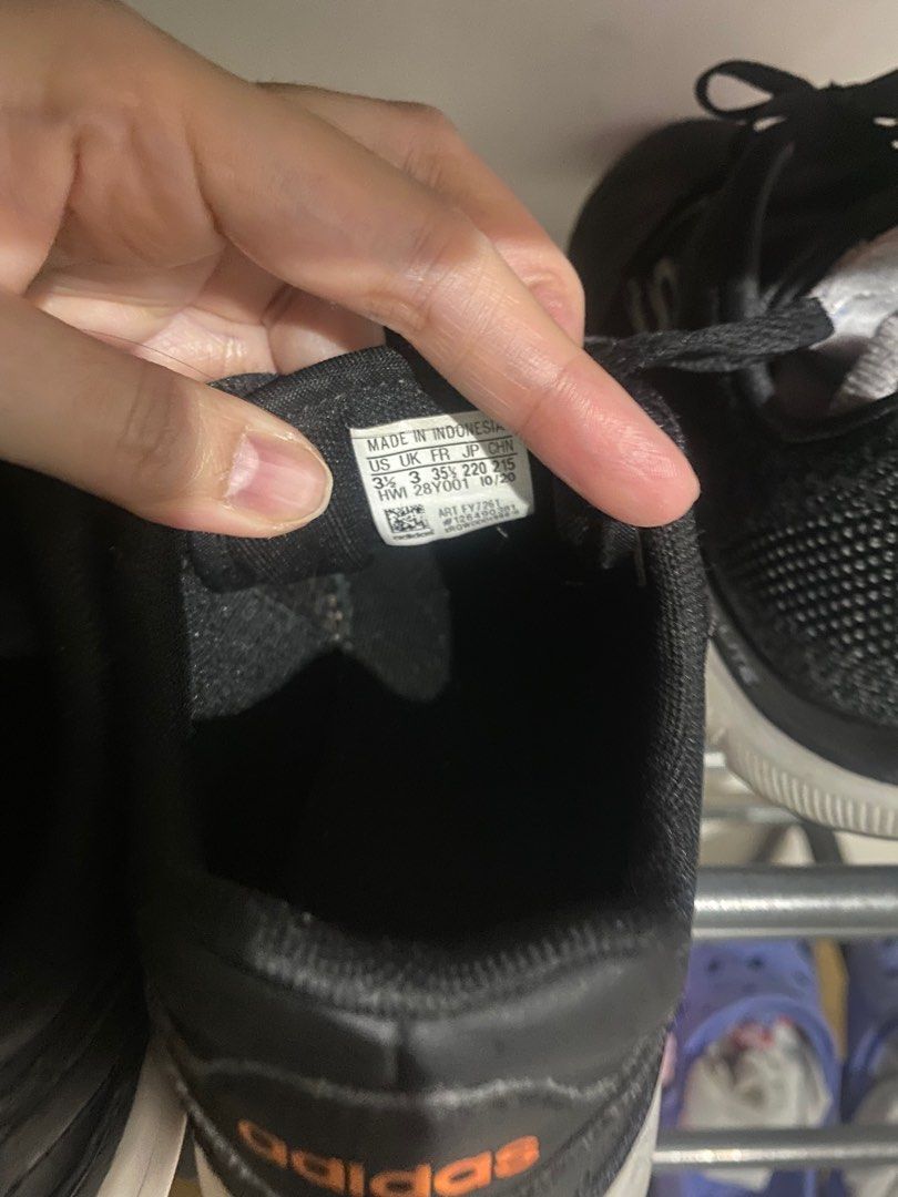 Adidas (Category: Sneakers) located in Petaling Jaya. Submitted by fatin86 (Listing ID 1216851321, Image 3). Description: Use a while only Pkp time Size : uk3.