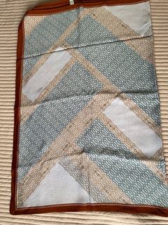 Ariani Shawl with diamond