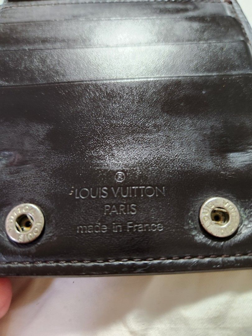 Authentic LV bi-fold wallet (Category: Luxury Bags & Wallets) located in Quezon City. Submitted by myprelovedfindsph (Listing ID 1216911805, Image 3). Description: Authentic vintage LV wallet, in good condition.