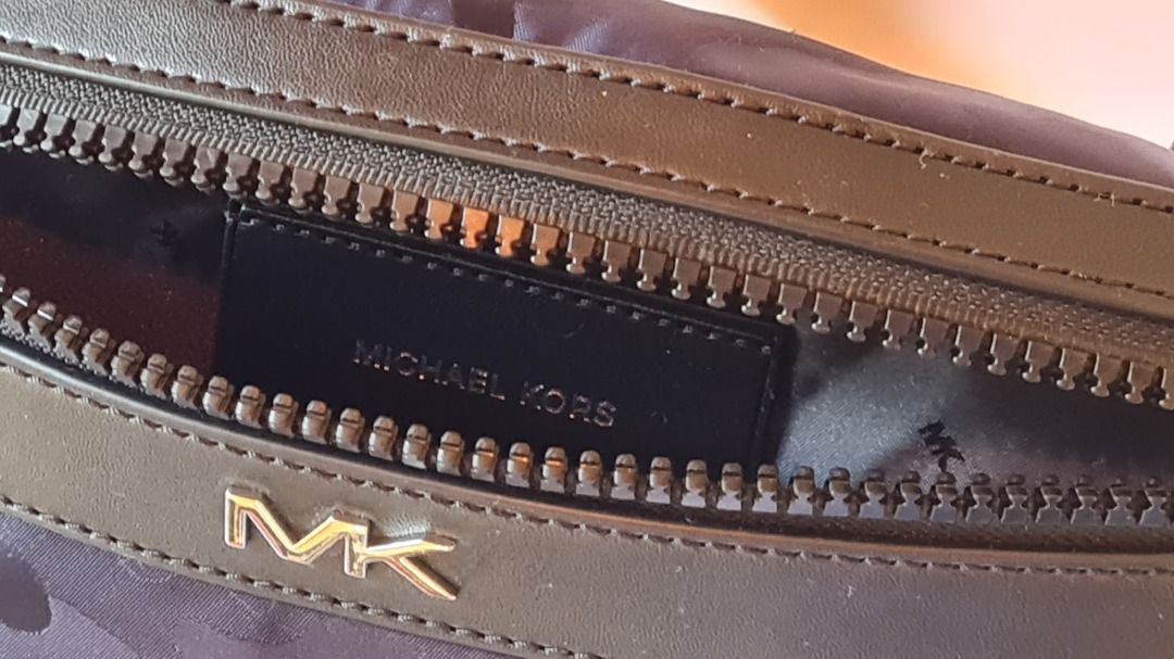 Authentic Michael Kors Kent style Hip / Belt/ Bum Bag in Indigo., Men's