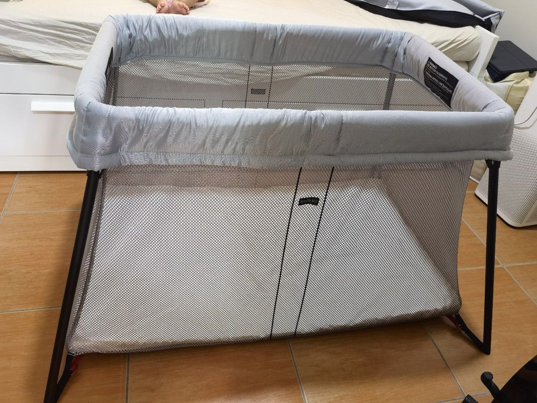 Baby bjorn travel cot discount second hand