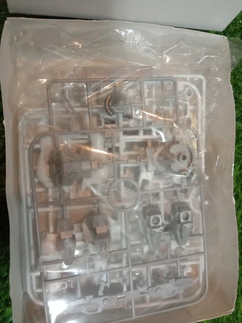 Bandai Gundam GN-000 Model kit, Hobbies & Toys, Toys & Games on Carousell