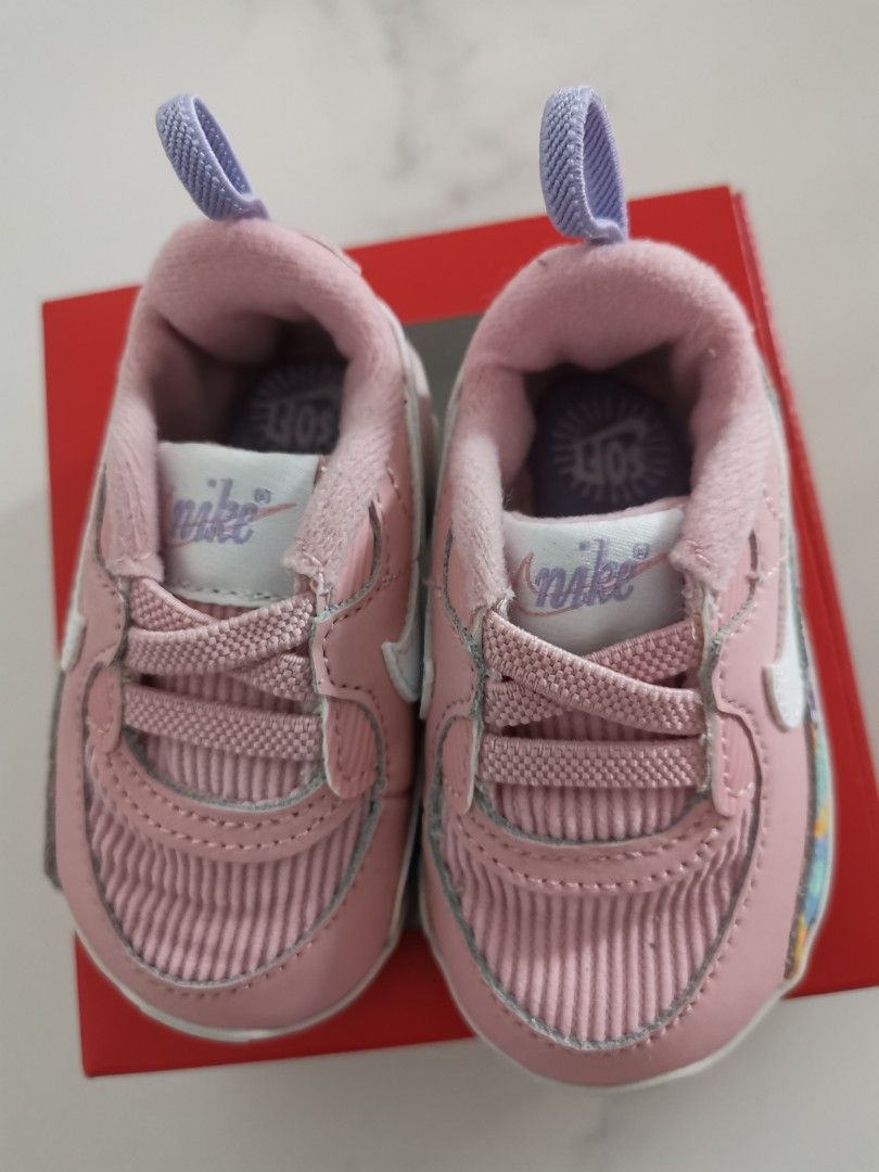 Girls nike discount sneakers size 3