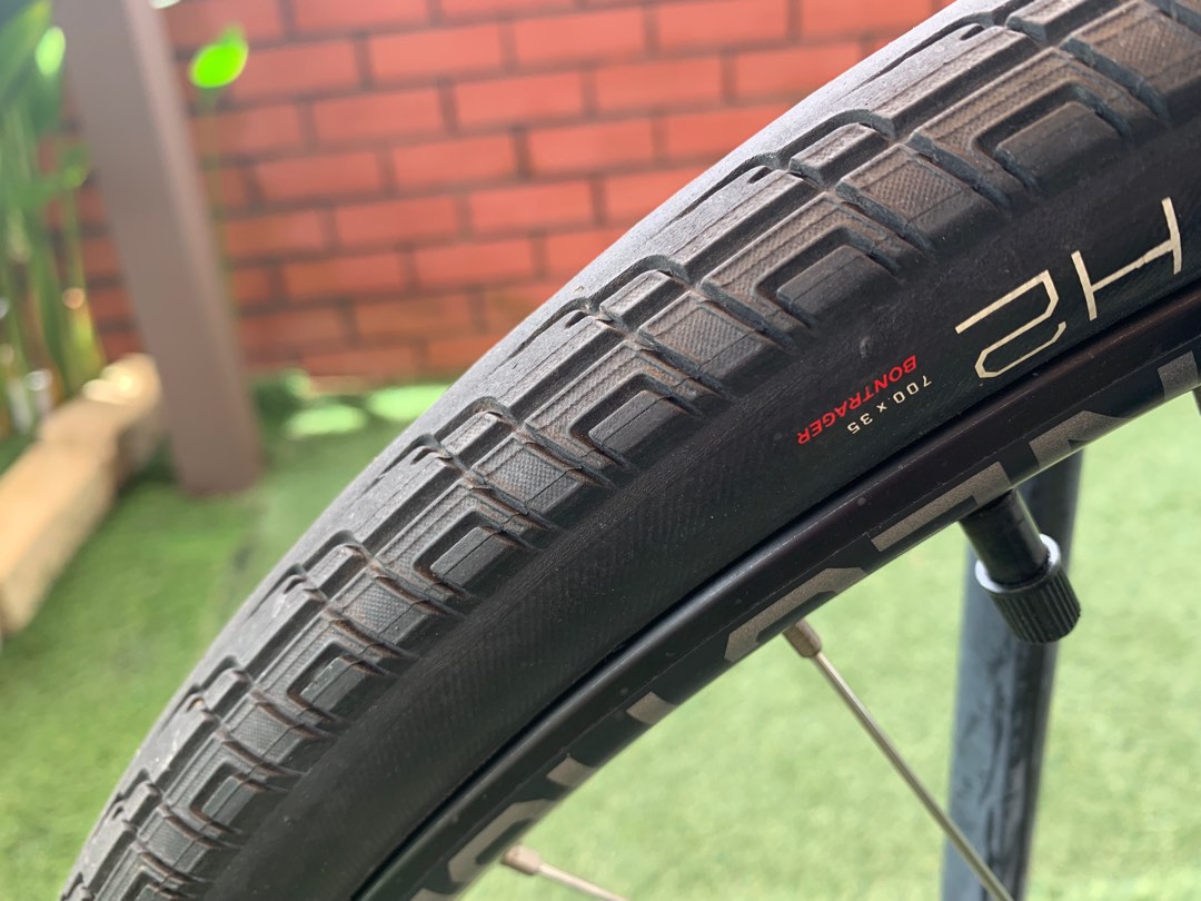 Bontrager H2 tires 700x35c