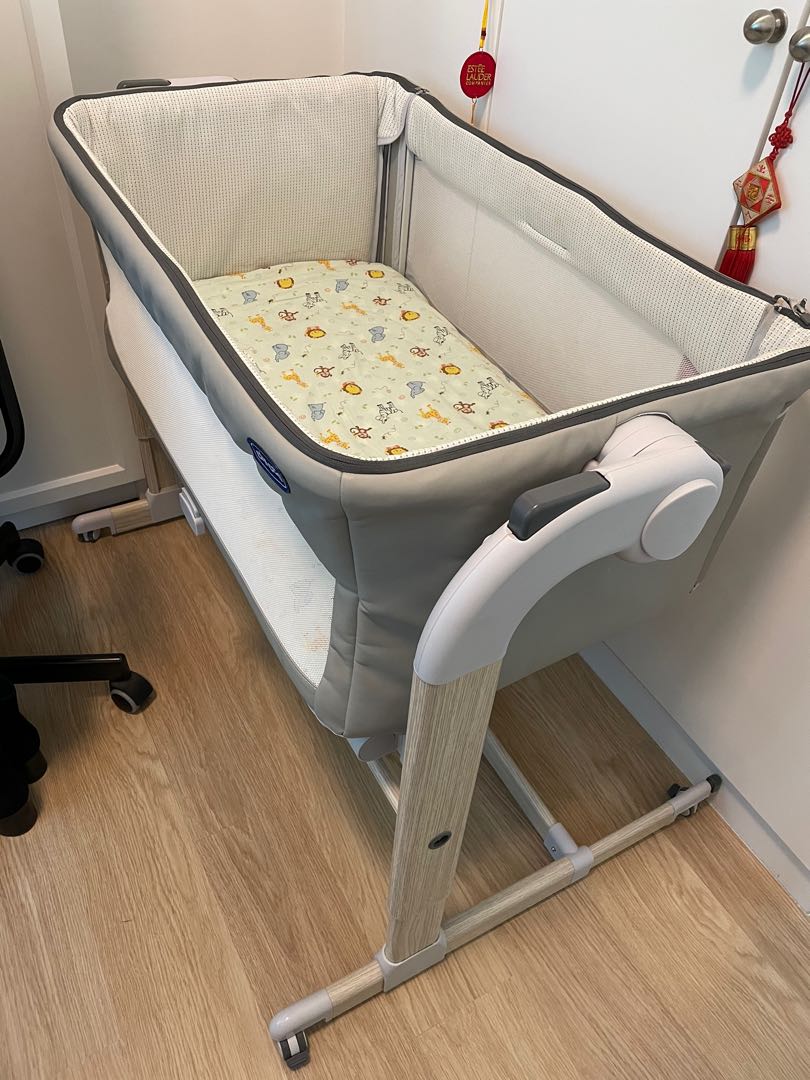 Chicco Next to Me + 2 new unopened sheets, 兒童＆孕婦用品