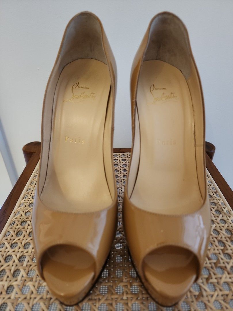 Christian hotsell louboutin nude