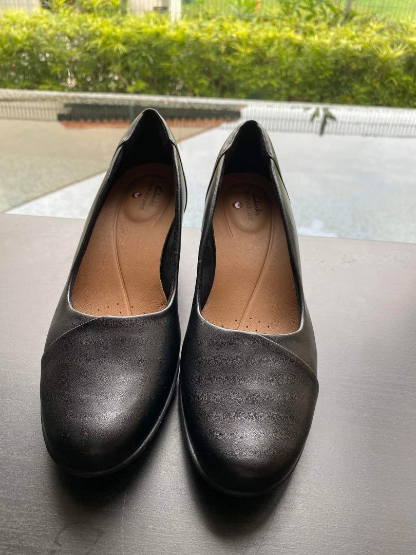 clarks leather shoes