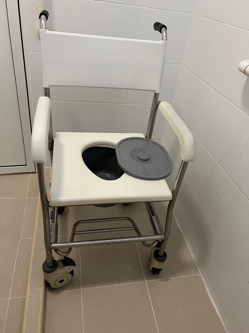 Commode Toilet Chair / Shower Chair, Health & Nutrition, Assistive