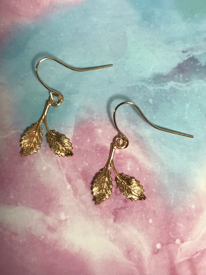 Gold leaf stud earrings online