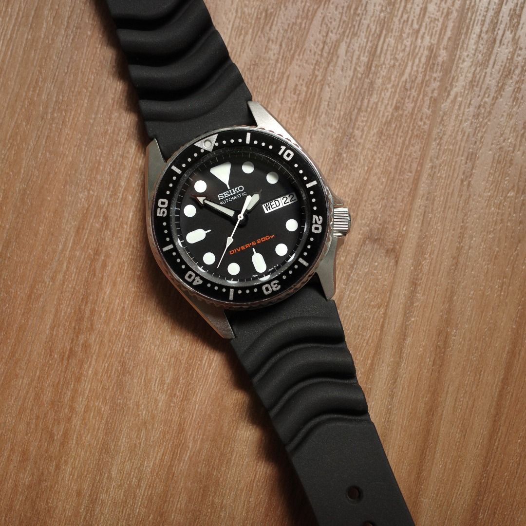 DISCONTINUED] Seiko SKX013 Dive Watch - Perfect mid-sized diver for smaller  wrists - Original rubber strap and box, Men's Fashion, Watches &  Accessories, Watches on Carousell