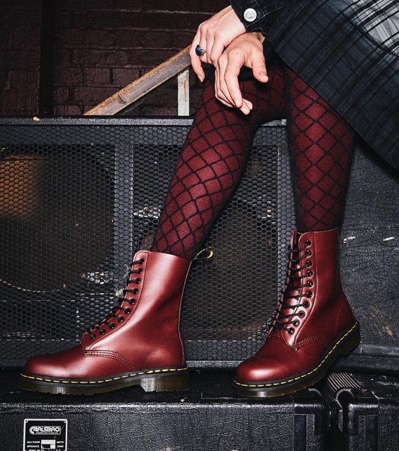 Dr martens outlet cherry red 1490