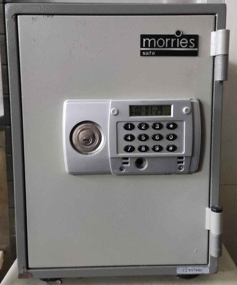FIRE RESISTANT DIGITAL / KEY SAFE BOX, Furniture & Home Living ...