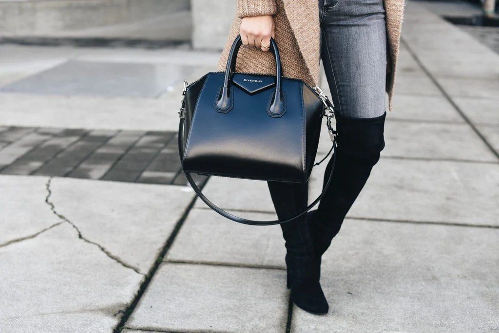 BNWT Givenchy Antigona small shiny calfskin leather bag