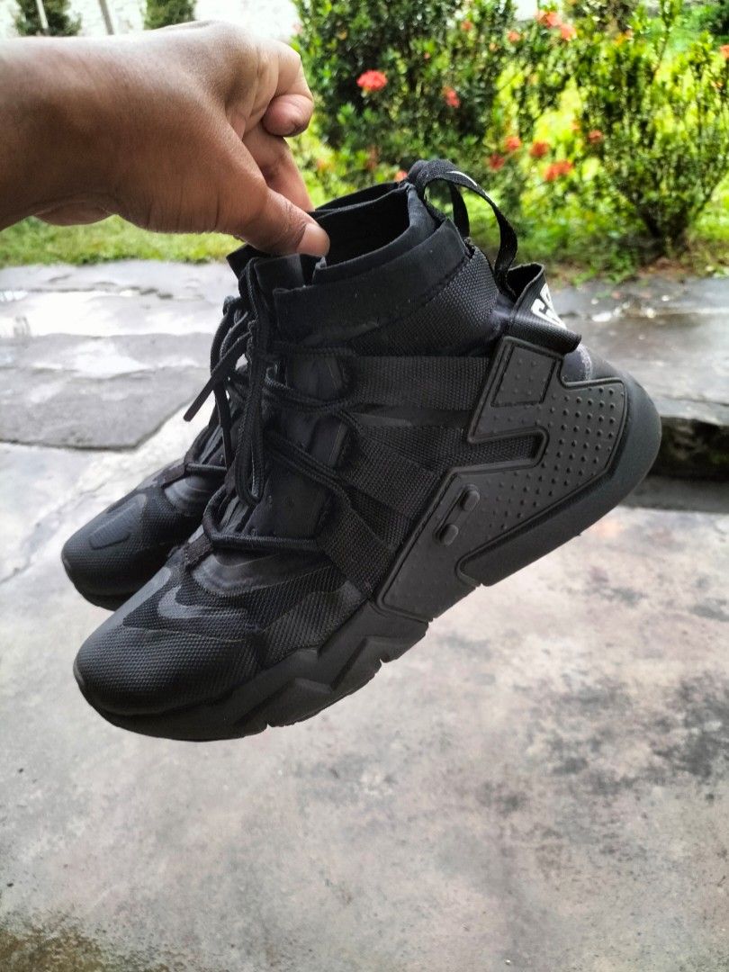 HUARACHE GRIPP Men s Fashion Footwear Sneakers on Carousell