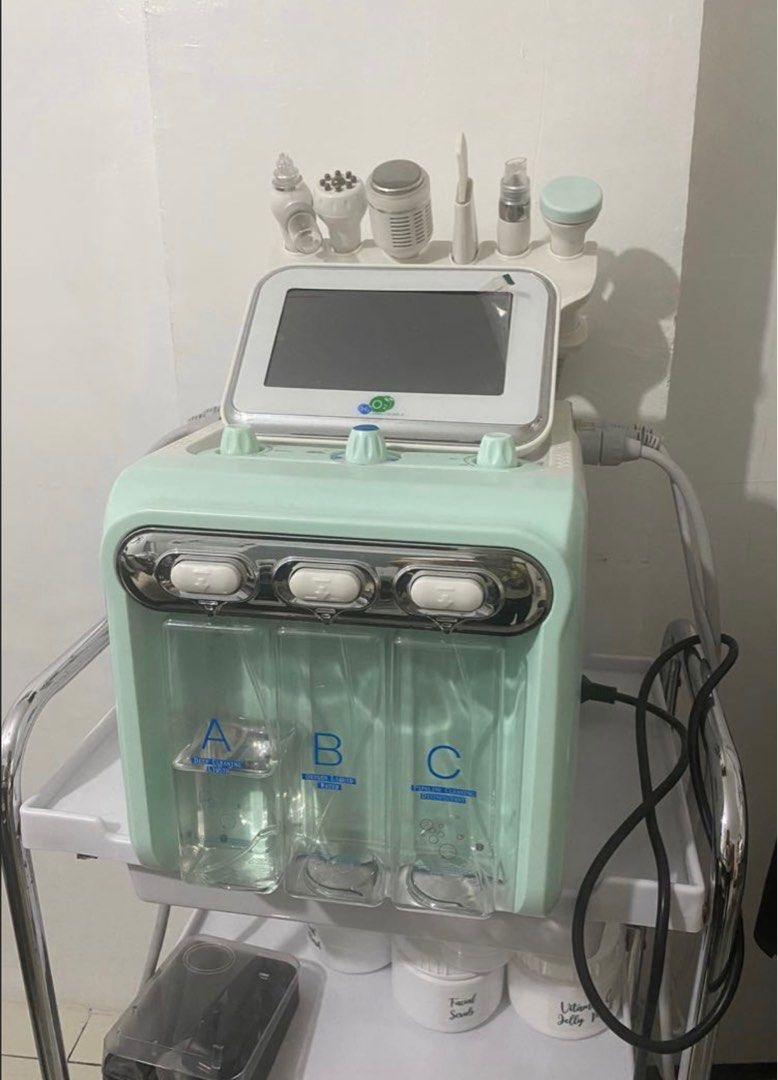 Hydrafacial Machine – Hydrogen Oxygen Facial Machine (Category: Face Care) located in Paranaque City. Submitted by sillybella (Listing ID 1216994551, Image 2). Description: I ACCEPT CREDIT CARD + 5% pwede installment plan via credit card Not abused test all you want not mostly use I’m more focus on cosmetics tattooing don’t have time for facial and spa. Free training during purchase MOD: BDO • CASH CREDIT CARD + 5% pwede installment via credit ca