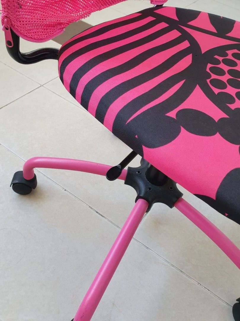 Ikea torbjorn swivel office chair or kid study chair Hot pink ...