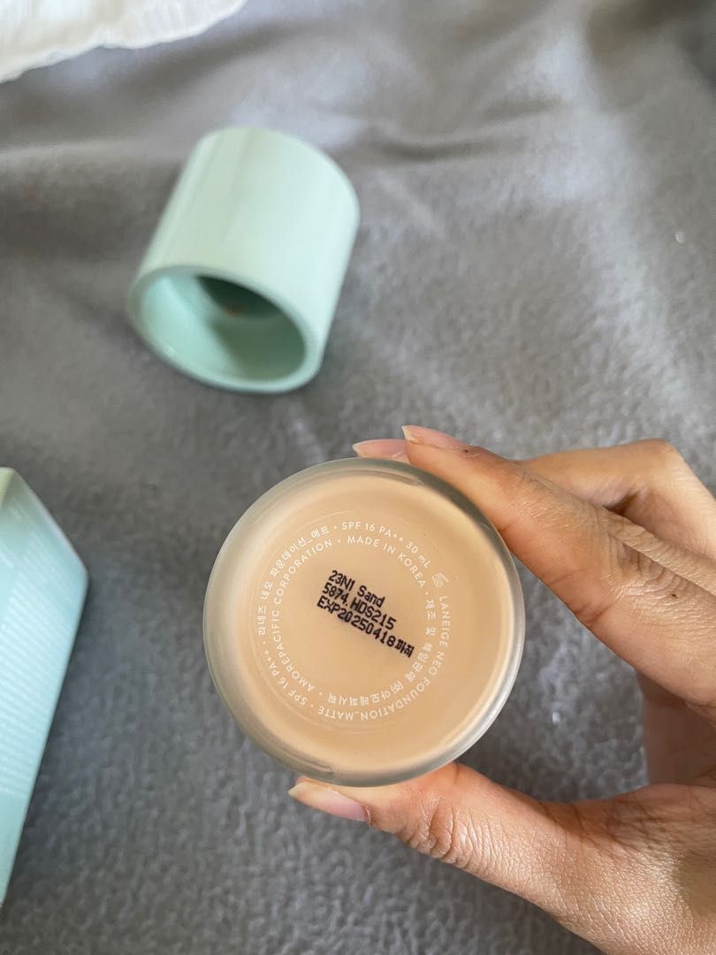 Laneige Neo Foundation Matte 23N1 (Category: Makeup) located in Mandaluyong City. Submitted by itsjustjane13 (Listing ID 1216886653, Image 3). Description: Laneige Neo Foundation Matte Shade: 23N1 99.9% used. Small pumps lang talaga rfs: too light on me, not my shade, will buy the same foundation in the shade 25N1 instead..
