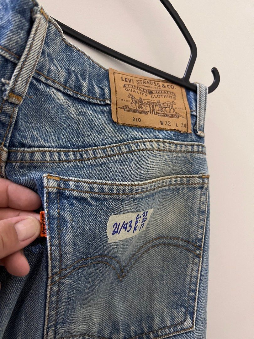 Levis 210 31/43, Men's Fashion, Bottoms, Jeans on Carousell