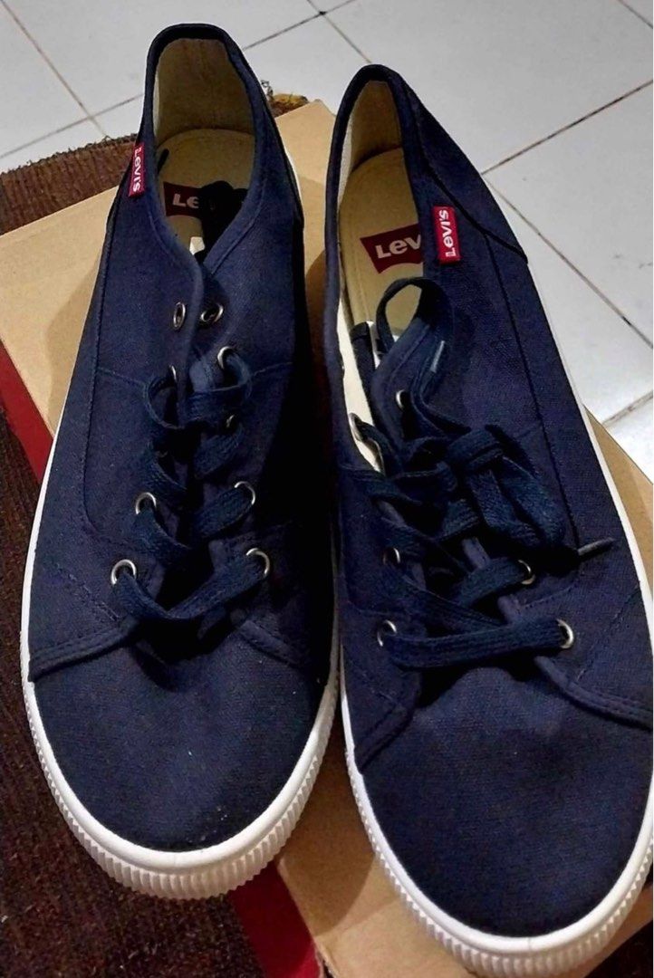 Levis shoes (Navy blue), Men's Fashion, Footwear, Sneakers on Carousell