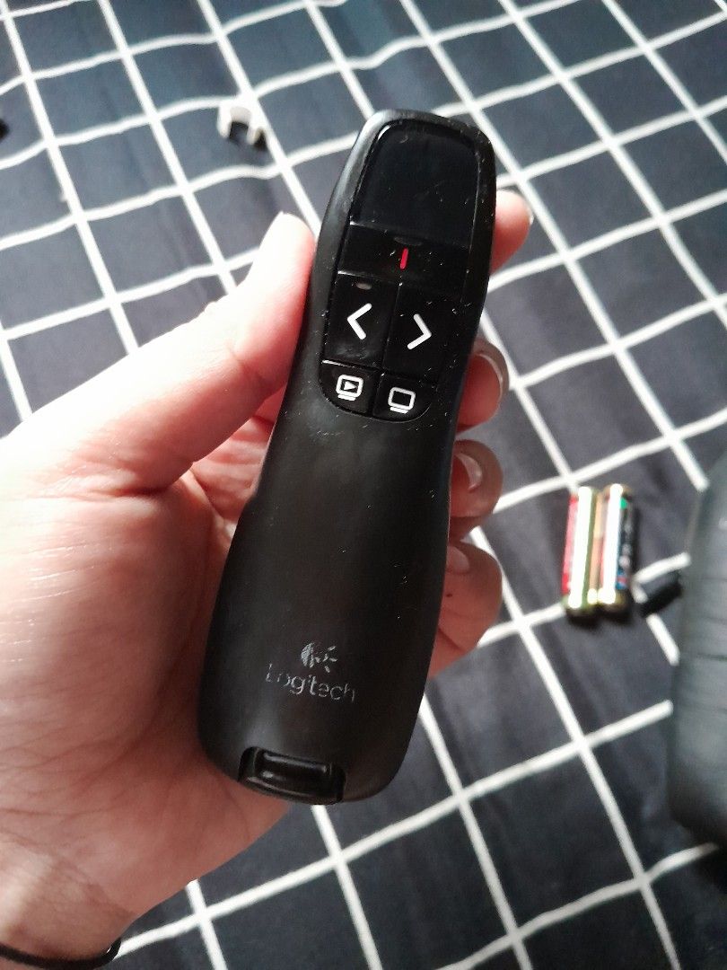 Logitech Pointer Presentasi tipe R400, Elektronik, Bagian Komputer