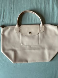 （分類：）位於 。 由 emfatfat 提交（商品編號 1216895197，圖片 1）。簡介： 。