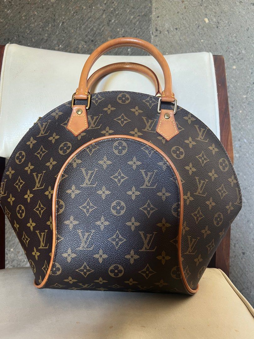 Louis Vuitton Ellipse MM MI0968 Monogram (Category: Luxury Bags & Wallets) located in Bulacan. Submitted by the.m.archive (Listing ID 1216966505, Image 1). Description: Includes: Dust bag, No padlock, Date/Authenticity Code: MI0968 Handles: Double rolled leather handles Interior Lining: Brown canvas textile lining Hardware: Goldtone.