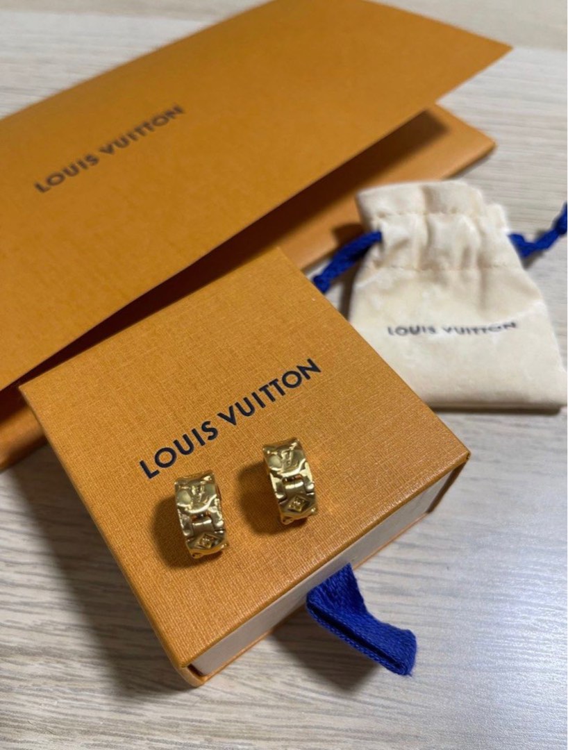 Louis Vuitton® Pillow Nanogram Earrings Golden. Size