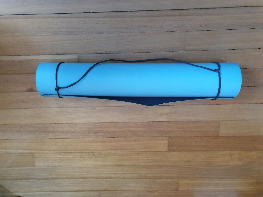 Lululemon Yoga mat 5mm thick light blue (bit lighter blue than in