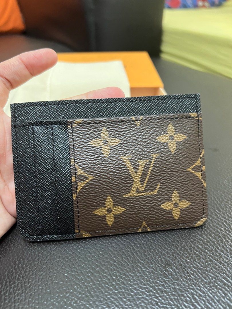 Louis Vuitton Side Up card holder (New)