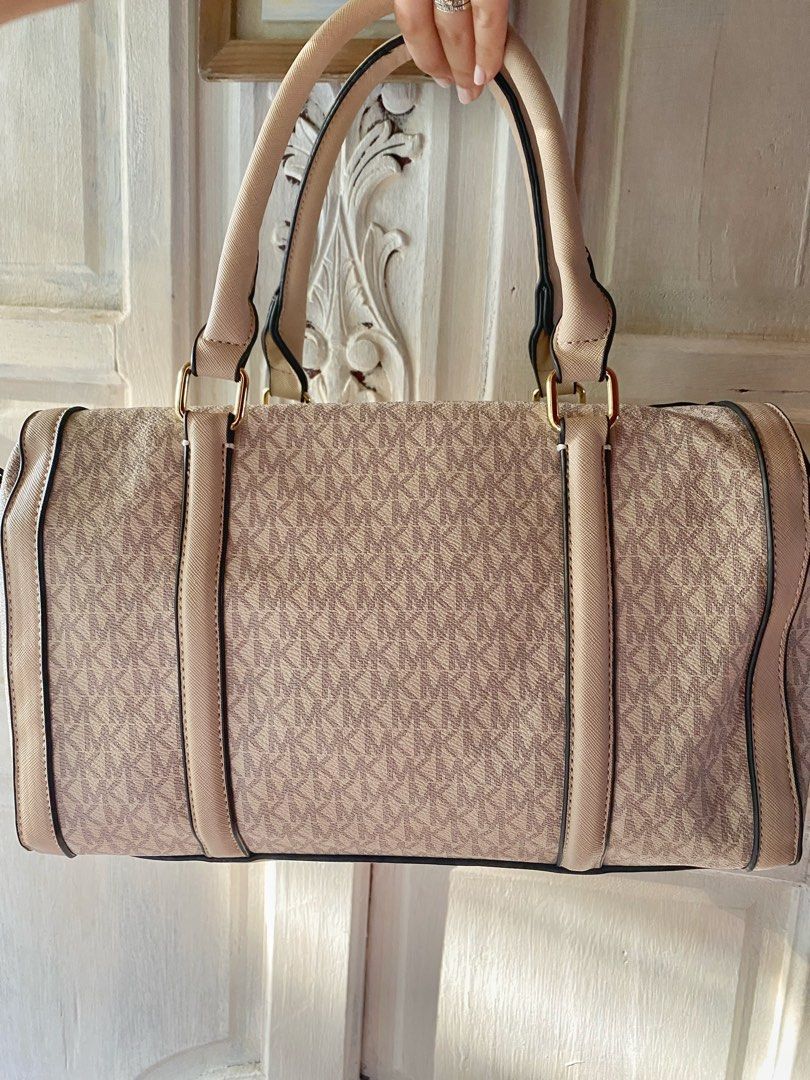 Michael Kors Bedford Duffle Satchel Bag, Women's Fashion, Bags & Wallets,  Shoulder Bags on Carousell
