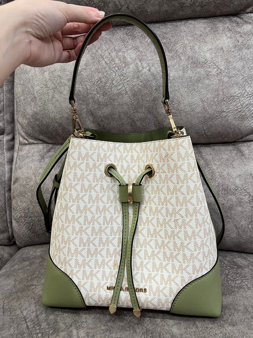 MICHAEL KORS Mercer Gallery Medium Convertible Bucket Shoulder Bag