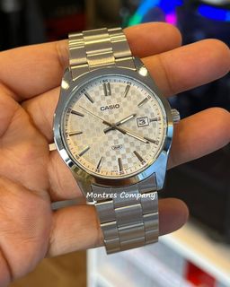（分類：）位於 。 由 montres_company_since1993 提交（商品編號 228188883，圖片 1）。簡介： 。