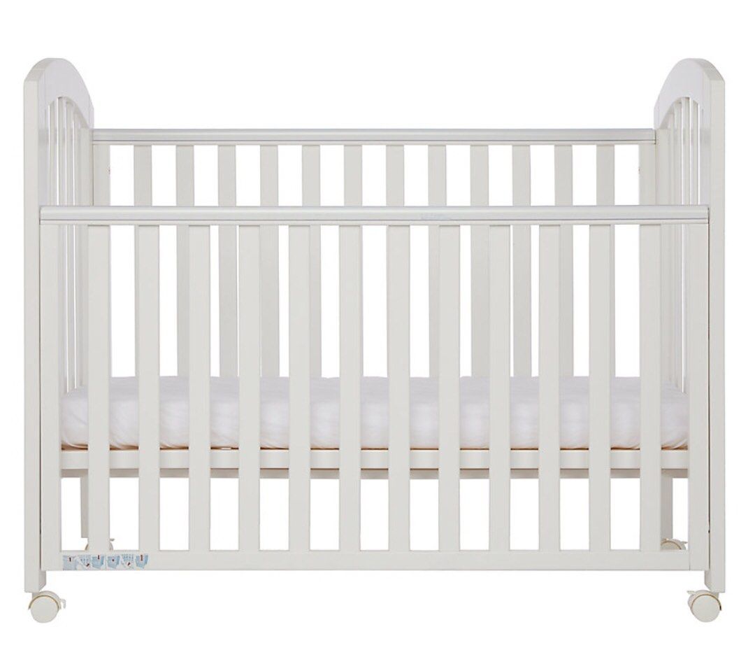 Mothercare Ashworth Dropside Cot with Wheels White, Babies & Kids