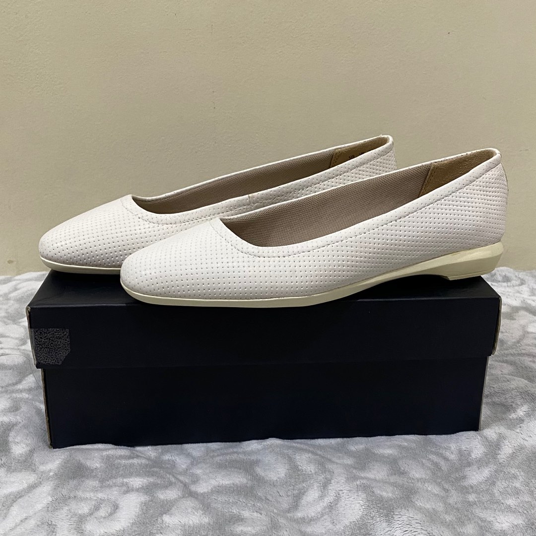 naturalizer flats
