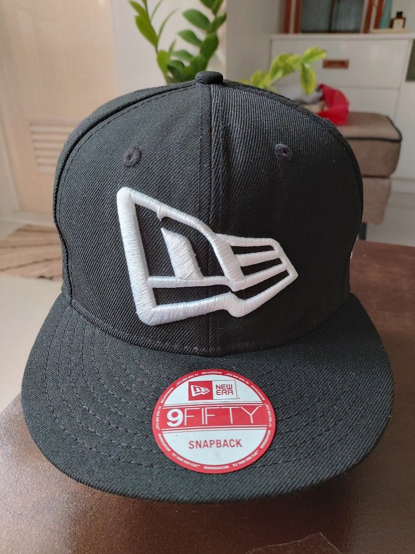NEW ERA FLAG LOGO Men s Fashion Watches Accessories Caps