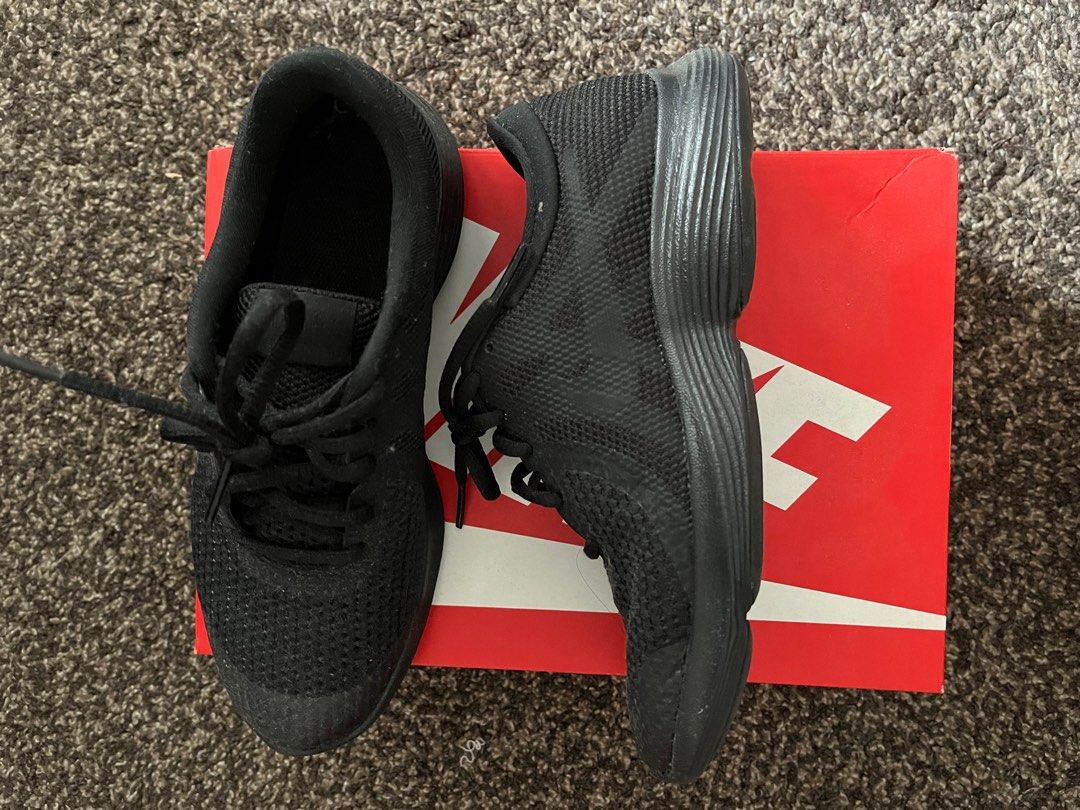 Nike tessen junior deals