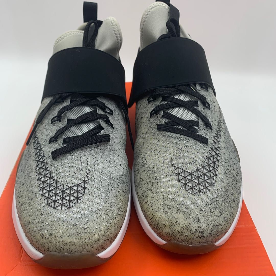 Nike air zoom strong 2 metallic online